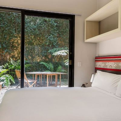 Courtyard Room Best Western Melbourne City Promo Code