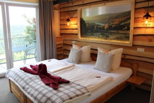 带山景的双人间