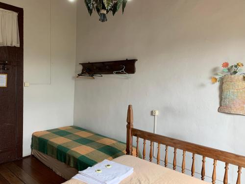 带私人外部浴室的三人房