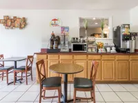Super 8 by Wyndham Hampton Hotels in Hampton