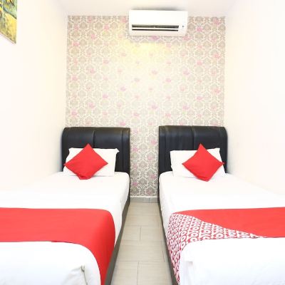 Bilik Kembar Mewah Kupon OYO 718 MR J Hotel Wakaf Che Yeh 1