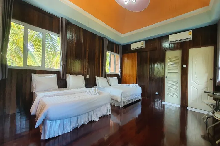 Twin Room (Private Detached Bathroom)