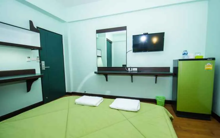 Standard-1 Bed Queen Non-Smoking