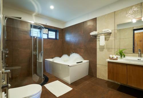 带按摩浴缸的蜜月小屋