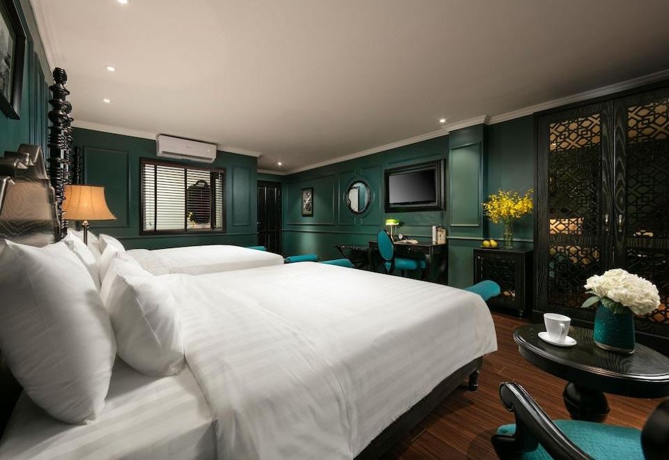 Grande Collection Hotel & SpaFamily Quadruple Room (Window)