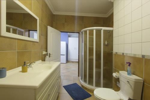 带厨房的双床间