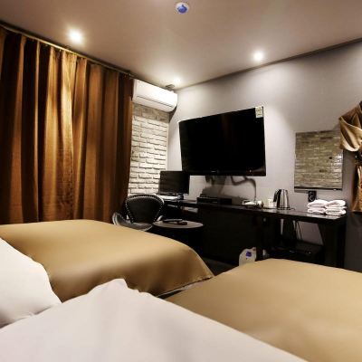Twin Room With One Queen Bed And One Single Bed Cheonan Language Urbant Promo Code