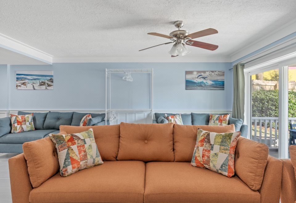 海岸休闲（带可使用泳池和宽敞布局）-吸引人的圣地