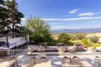 Acro Upscale Residences
