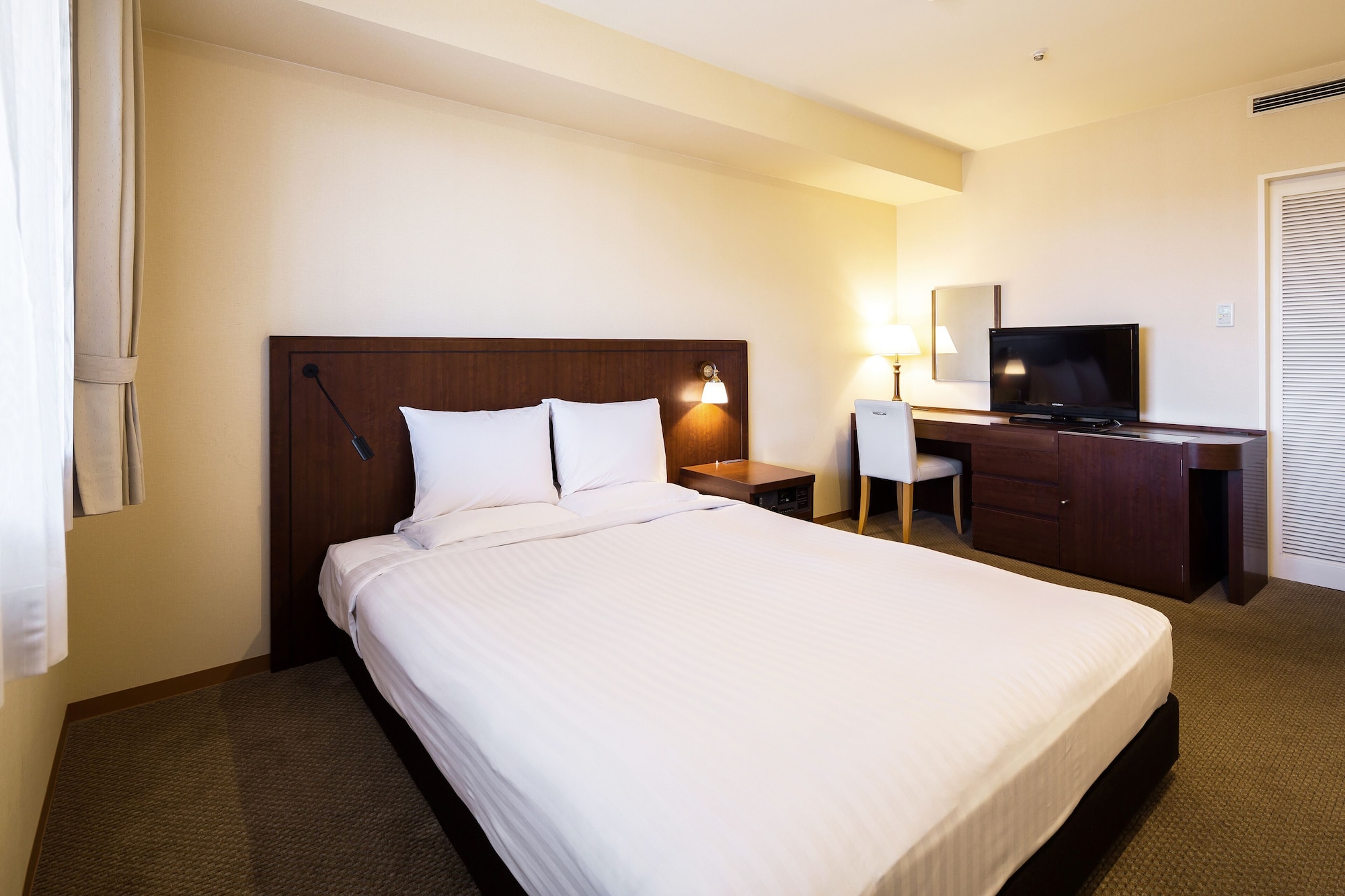 标准大床房-禁烟