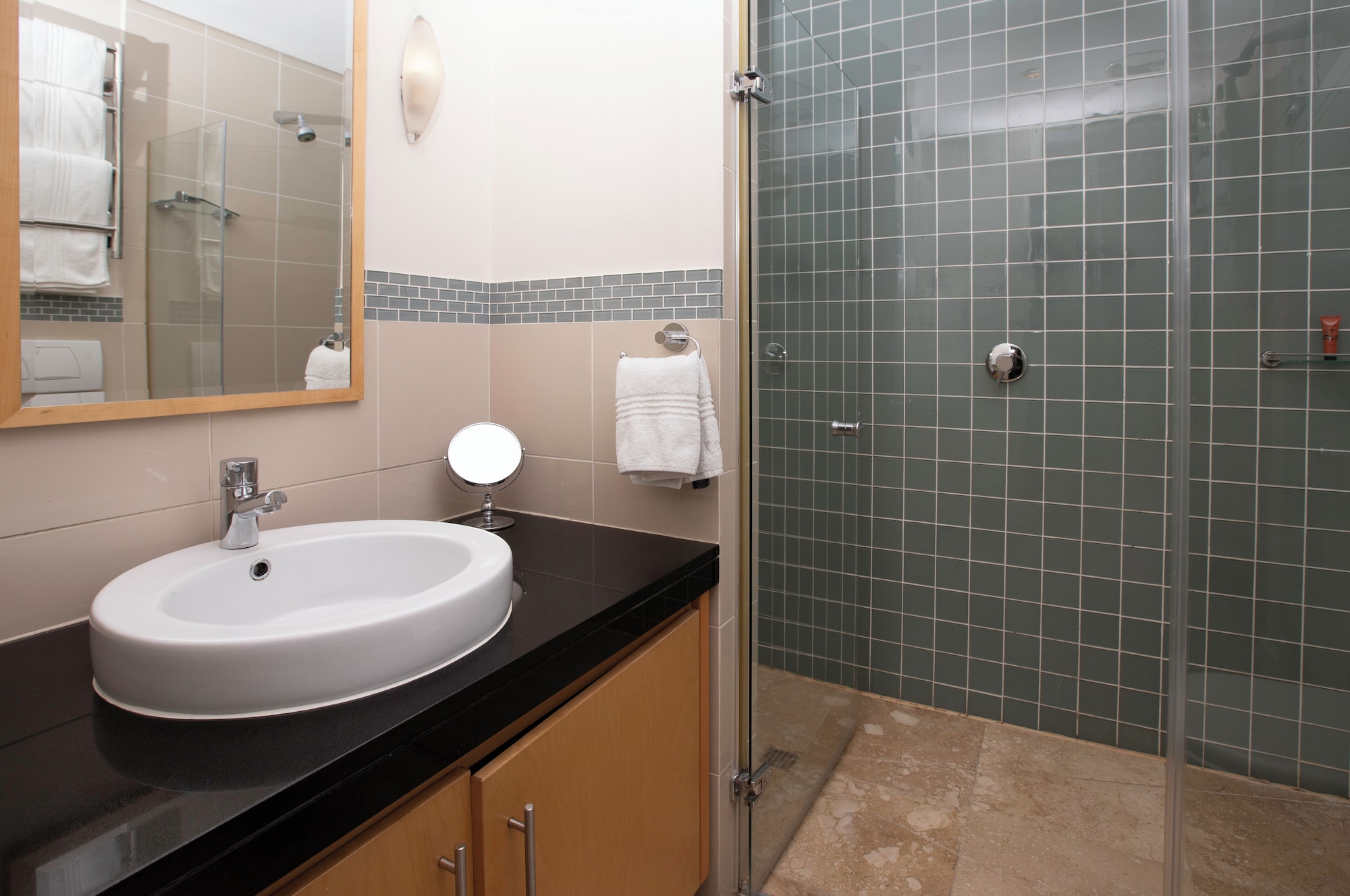 Mountain Marina Luxury Apartments一卧高级4