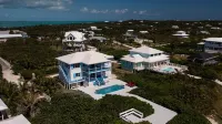 Oceanfront Beauty 6 King Beds/6 Baths! Big Pool and Volleyball Court in Front yd โรงแรมใน
