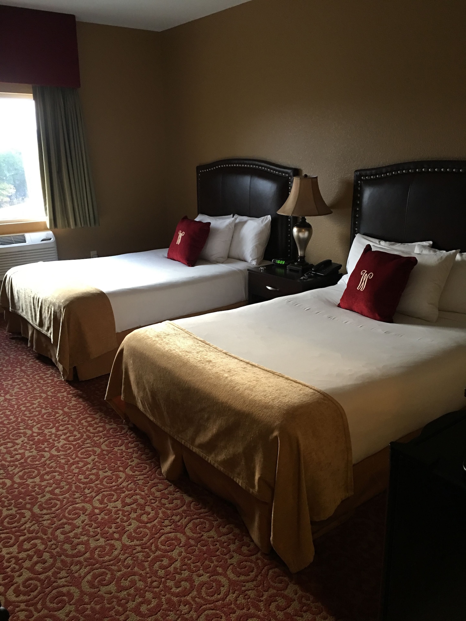 豪华双人房，2张双人床，禁烟，带庭院