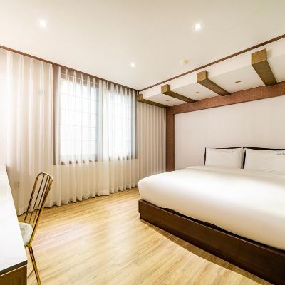 Standard (Netflix Available, Samsung Tv, Memory Foam Mattress, Cervical Pillow) Tongyeong IU 쿠폰
