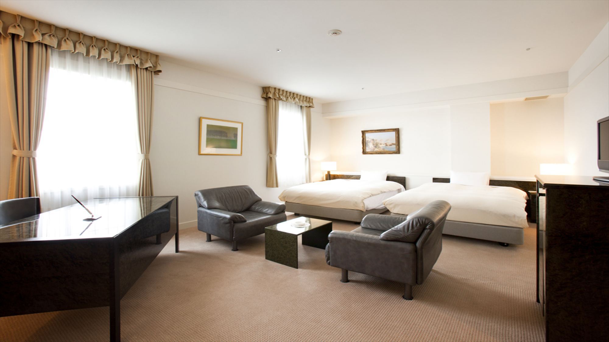 标准四人房，无烟（【特殊房间】皇家）