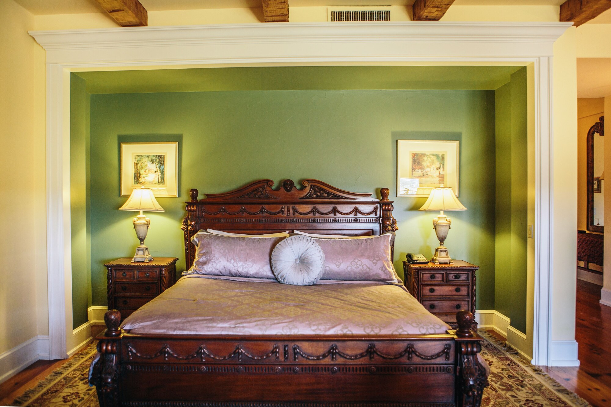 套房，1张特大床，葡萄园景观（Viognier）