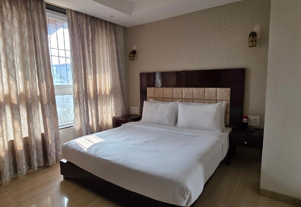 Vits PanchganiStandard Room