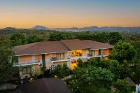 Trishvam Symphony Hotel a 