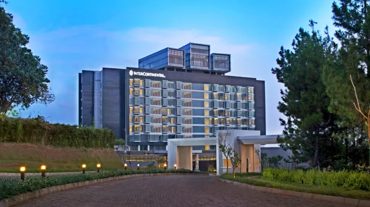 インターコンチネンタル バンドン ダゴ パーカー 外観