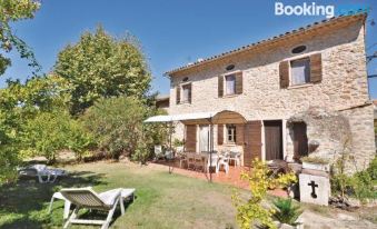 Stunning Home in la Garde with 2 Bedrooms, Internet and Outdoor Swimming Pool