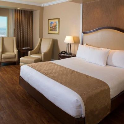 Premium King Room with View Non smoking South Point Hotel Casino-Spa Promo Code