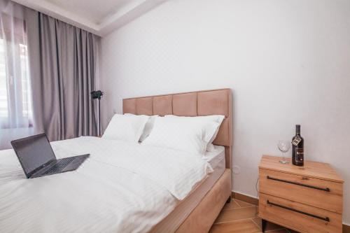 带露台一室公寓