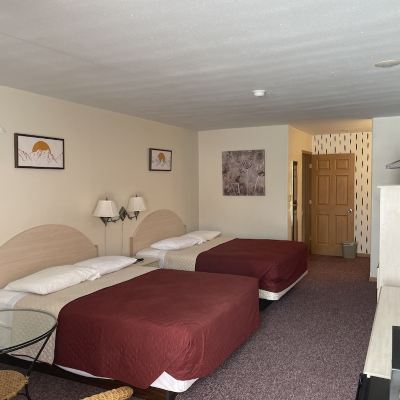 Deluxe Double Room, 2 Queen Beds, Mountain View