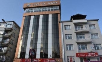 Otel on Arslan