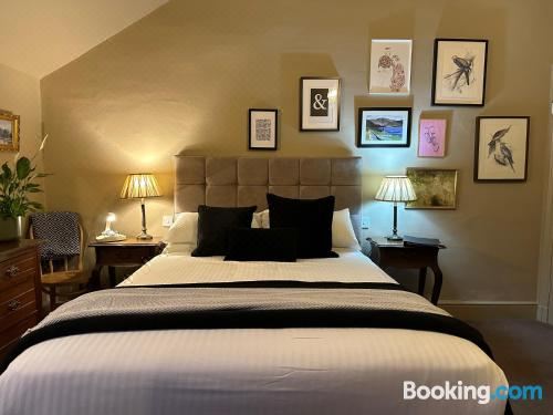 豪华特大床间（带连接浴室）