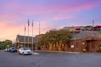 Best Western Plus White Bear Country Inn Hotels in 