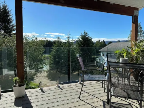 Eagle’s Nest River and Mountain View.  Walking Distance to the Airport.