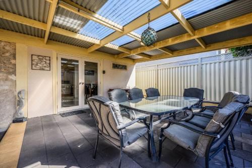 Armadale House - Kingscote Holiday Home