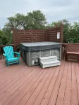 Updated, cozy cottage in Duck – 4 bedrooms, in town & oceanside w/ views!
