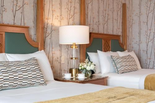 Bar Harbor Inn and Spa Queen Room With Two Queen Beds And Ocean View