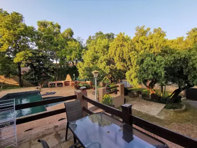 Paulshof Sandton Apartments - Hluhluwe Road Complex Hotels in 
