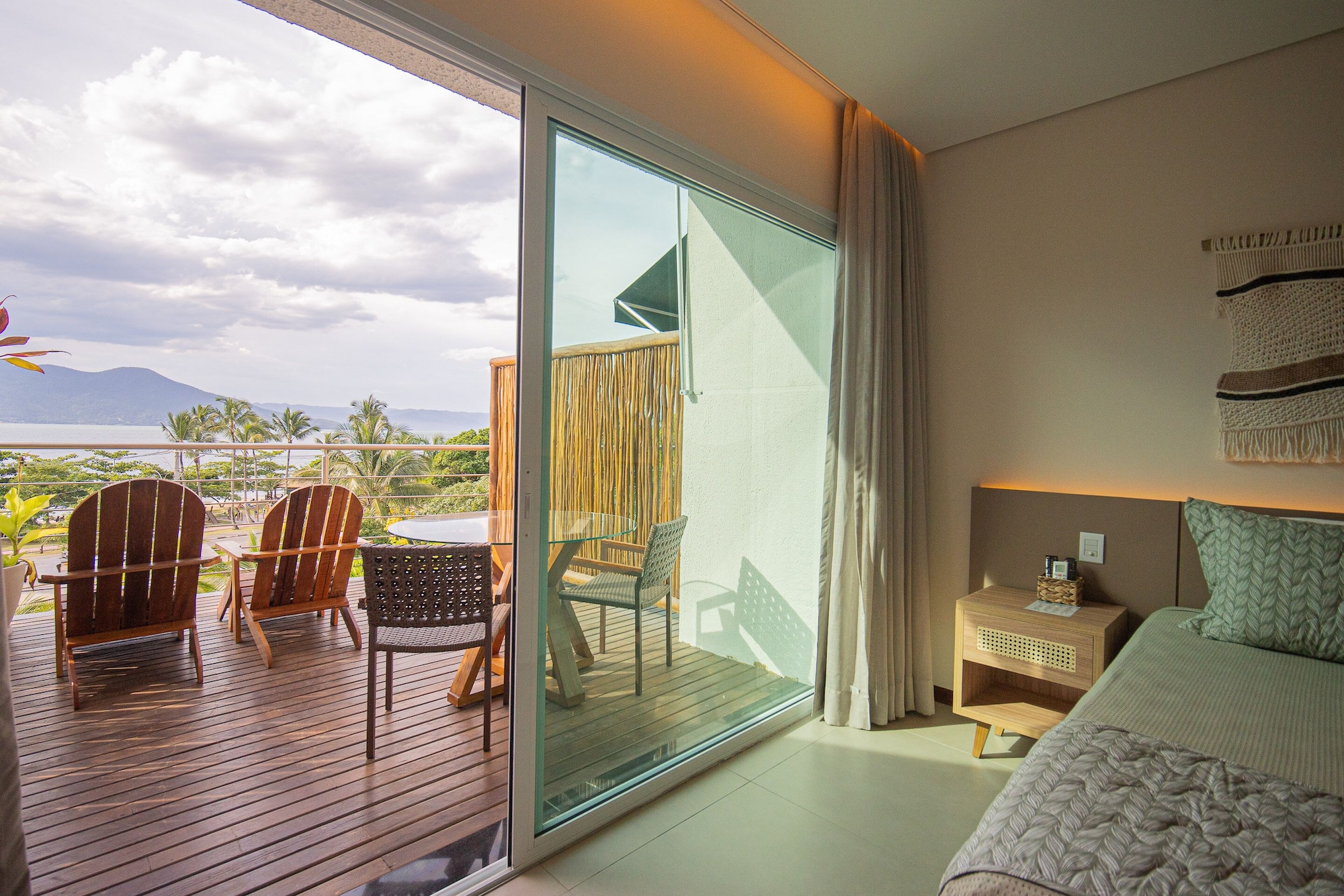 海景高级三人房