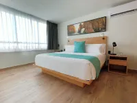 Sunrock Hotel & Suites