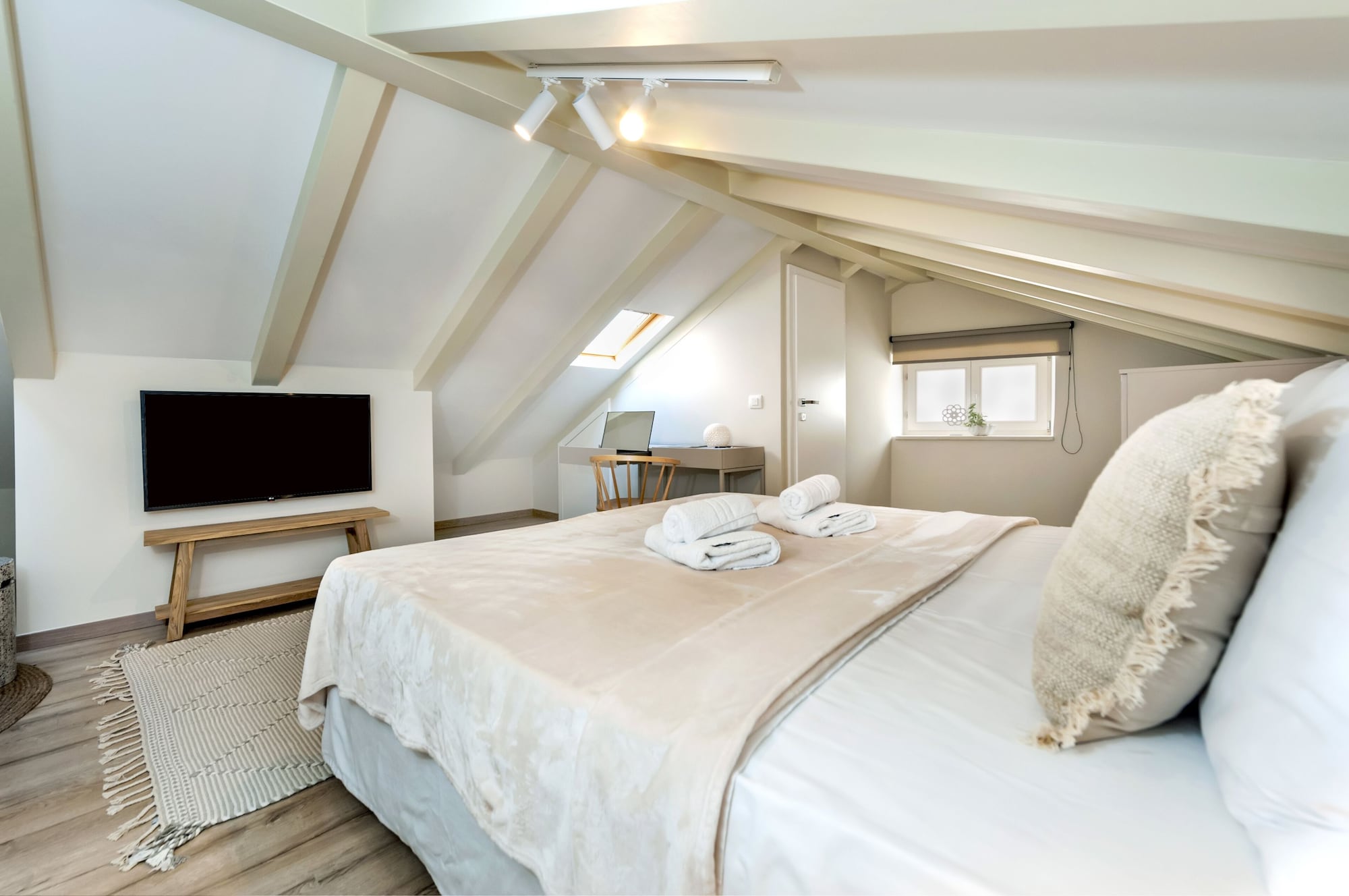 城市公寓， 1 间卧室， 阳台