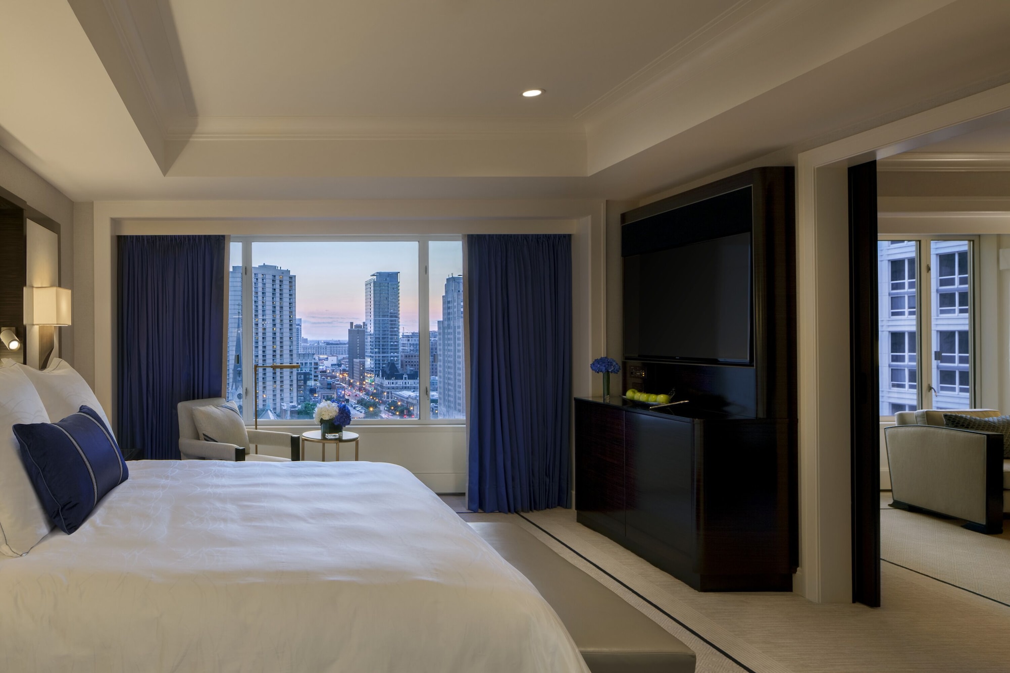 豪华特大床套房