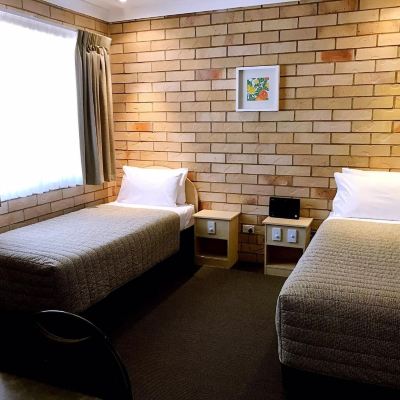 Family Twin Room Starlight Motor Inn Promo Code