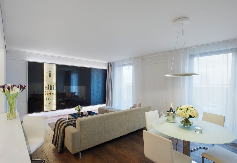 2 卧室卓越ME+ 露台可欣赏伦敦天际线