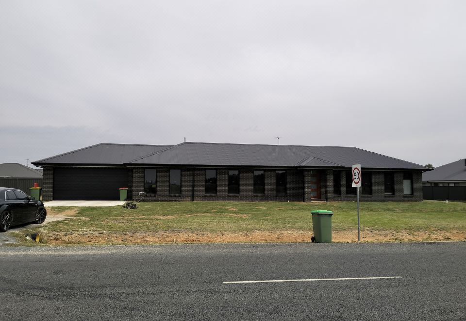 The Black House - Housity