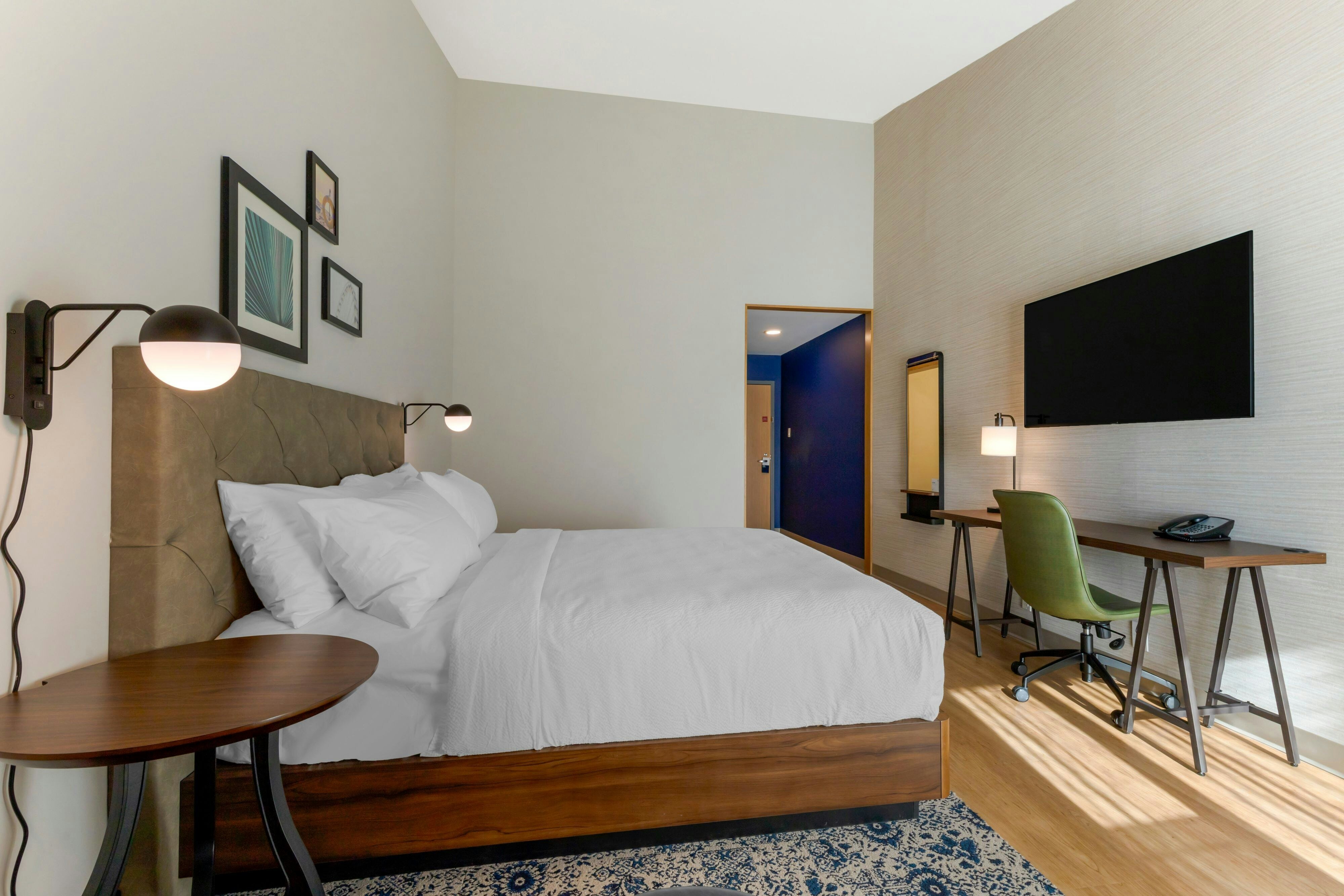 河景豪华特大床房