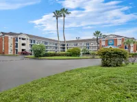 Suburban Studios Stuart Near Federal Hwy 1 Hotels in Stuart