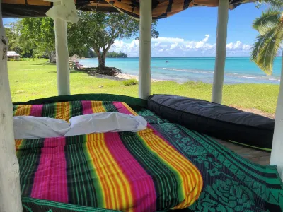 Vaiula Beach Fales Hotel a 