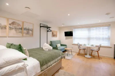 Lindenstone Apartments Hotele w: 