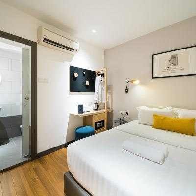 Deluxe Double Room with No Window