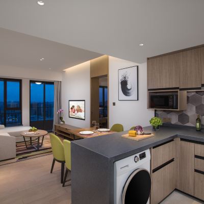 兩房豪華行政套房｜Sealy品牌床墊+立體冰箱+廚電 東莞馨樂庭松山湖公寓飯店優惠