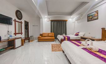 NuttyPhoy Hotel - Housity
