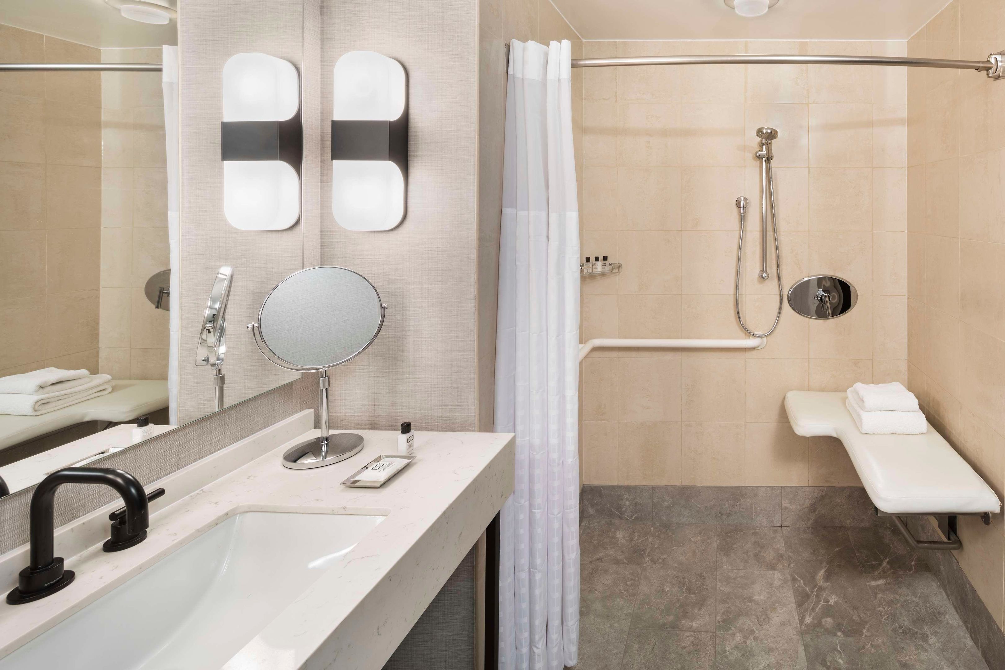 特大床房（带无障碍淋浴）